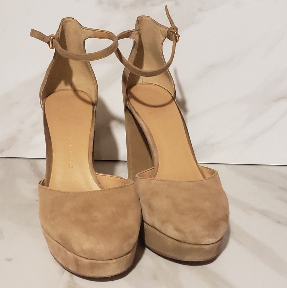 women's Banana Republic ankle strap pump size 10